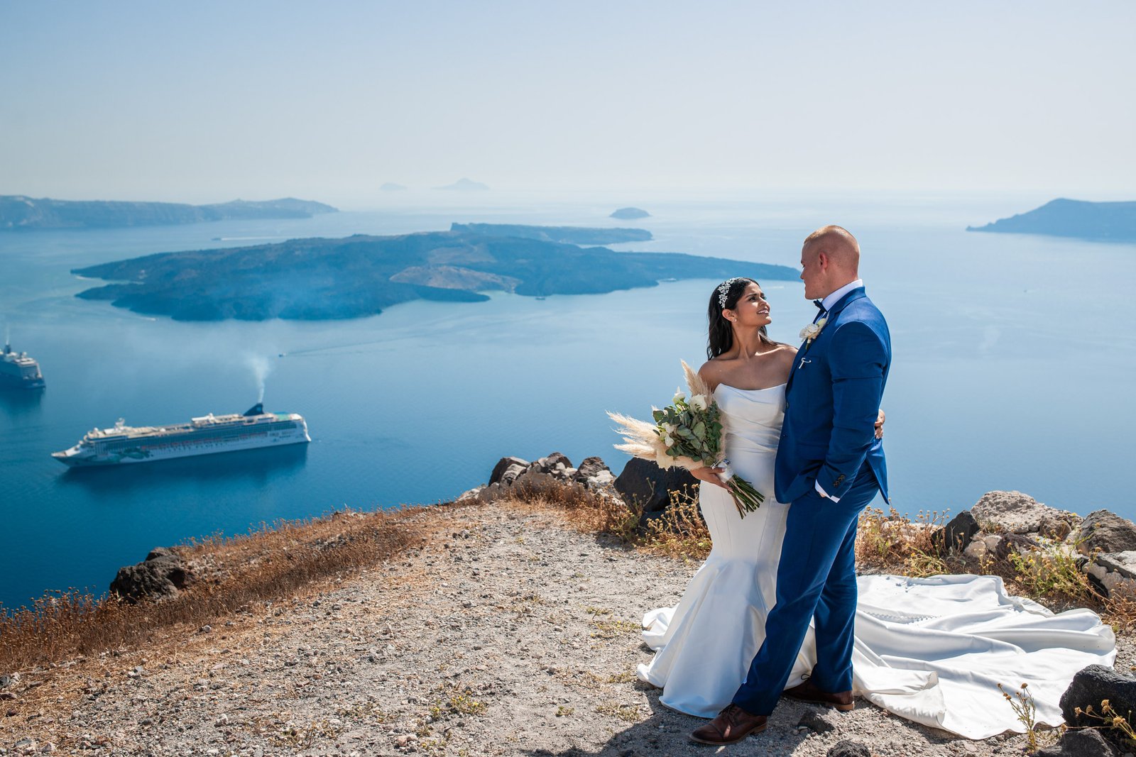 Outdoor wedding crowd